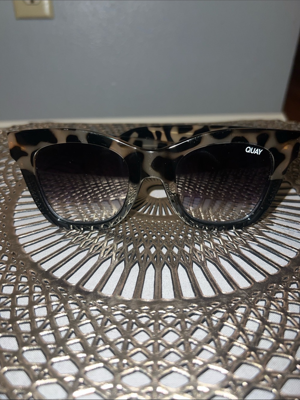 Quay Australia Tortoiseshell Sunglasses with Gradient Purple Lenses - Picture 4 of 13